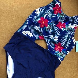 Tropical keyhole one piece bathing suit size M